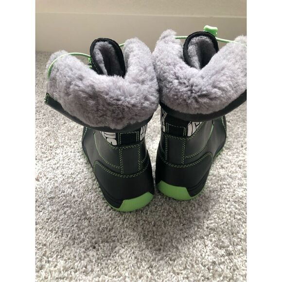 UGG Kids’ Butte II CWR Glow Graphic Boot Size 1Y - Picture 5 of 9